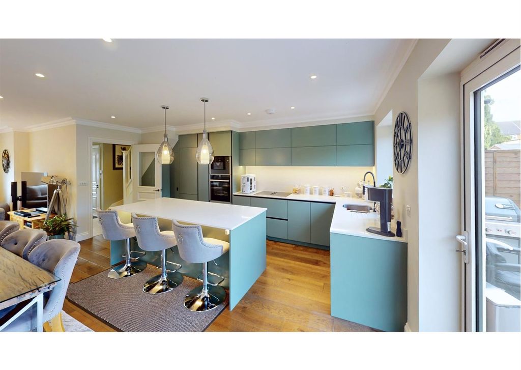 Property photo 3 of 23 16.Jpg