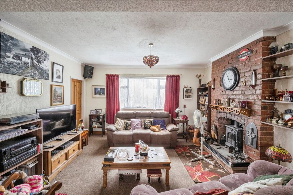 Property photo 3 of 14