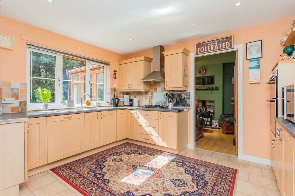 Property photo 2 of 16