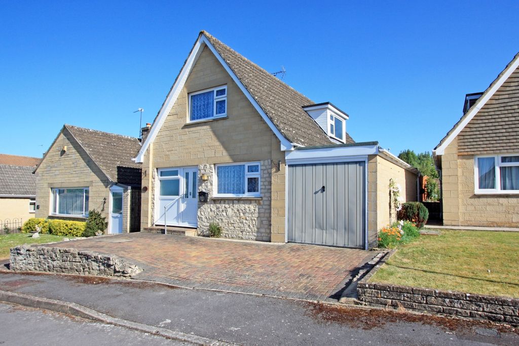 Property photo 1 of 11