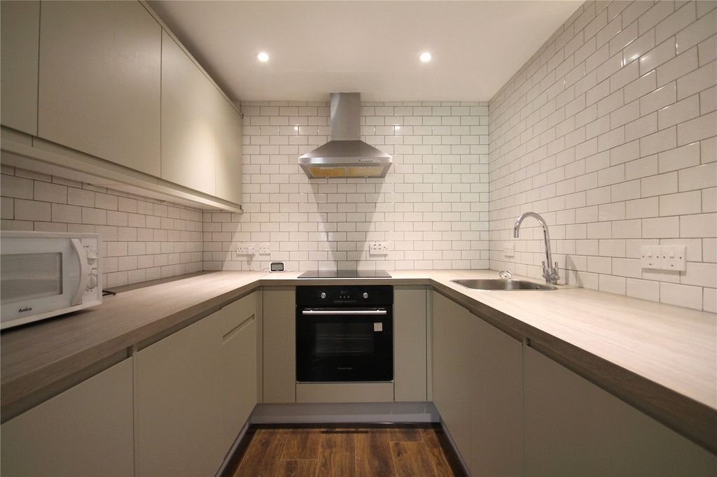 Property photo 3 of 8 Picture No. 05