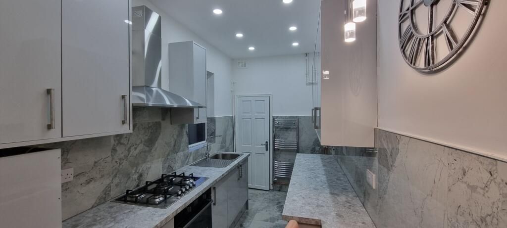 Property photo 2 of 16 0Bbd78058E7B09B98A7A5Ecb1d9d09Ff