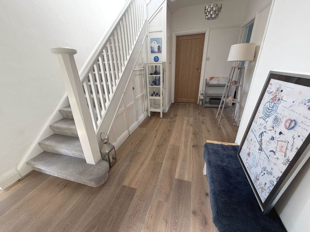 Property photo 3 of 24