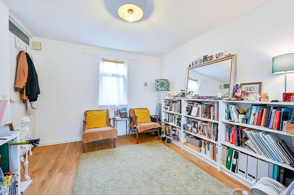 Property photo 1 of 6