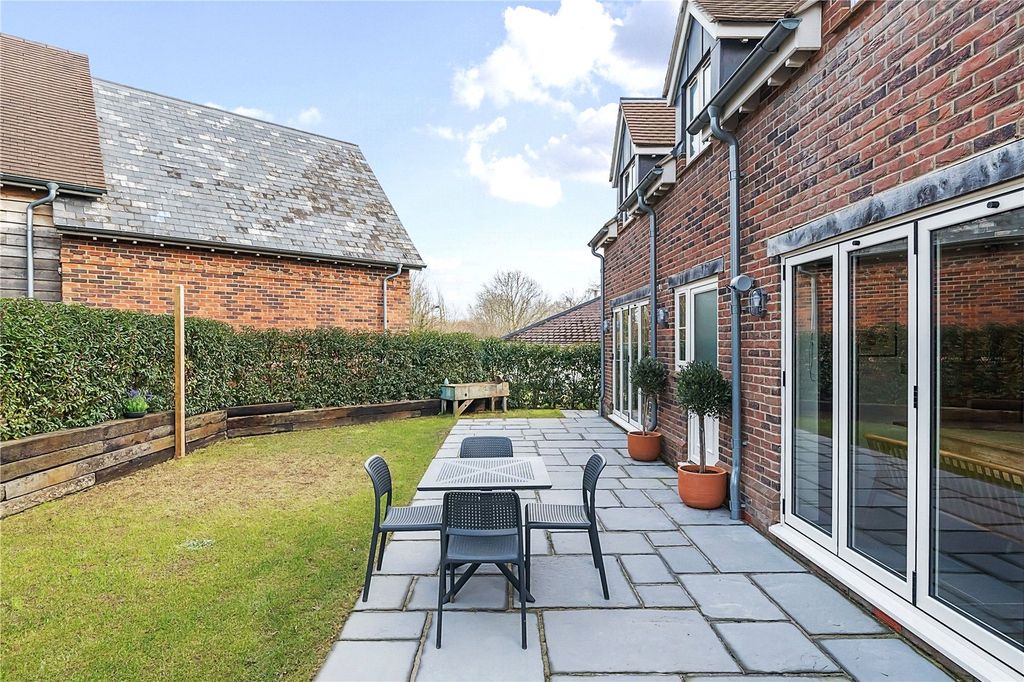 Property photo 3 of 28 Picture No. 30