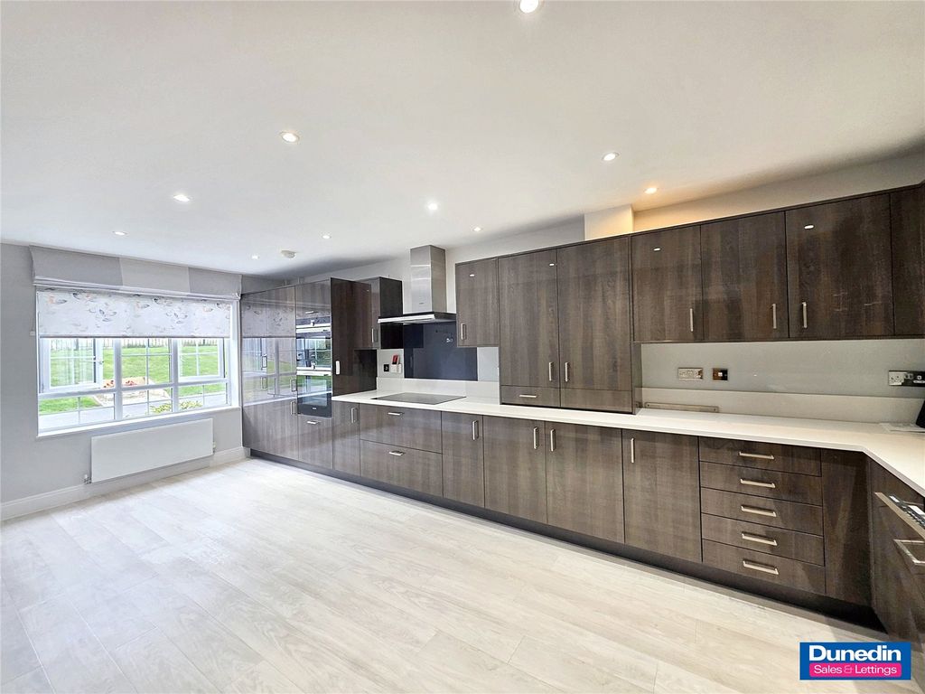 Property photo 2 of 21 Picture No. 02