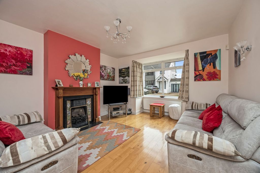 Property photo 3 of 19