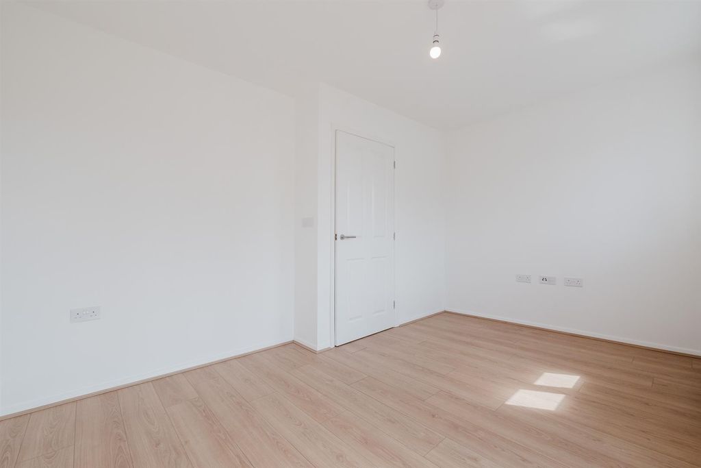 Additional image 10 of 2 bed semi-detached house to rentLakeside North, Scunthorpe DN16