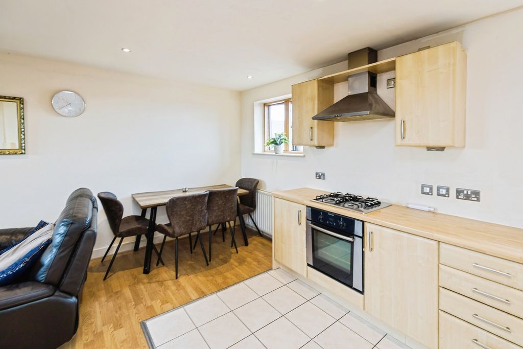 Property photo 3 of 15 Pbox-Img.Jpg