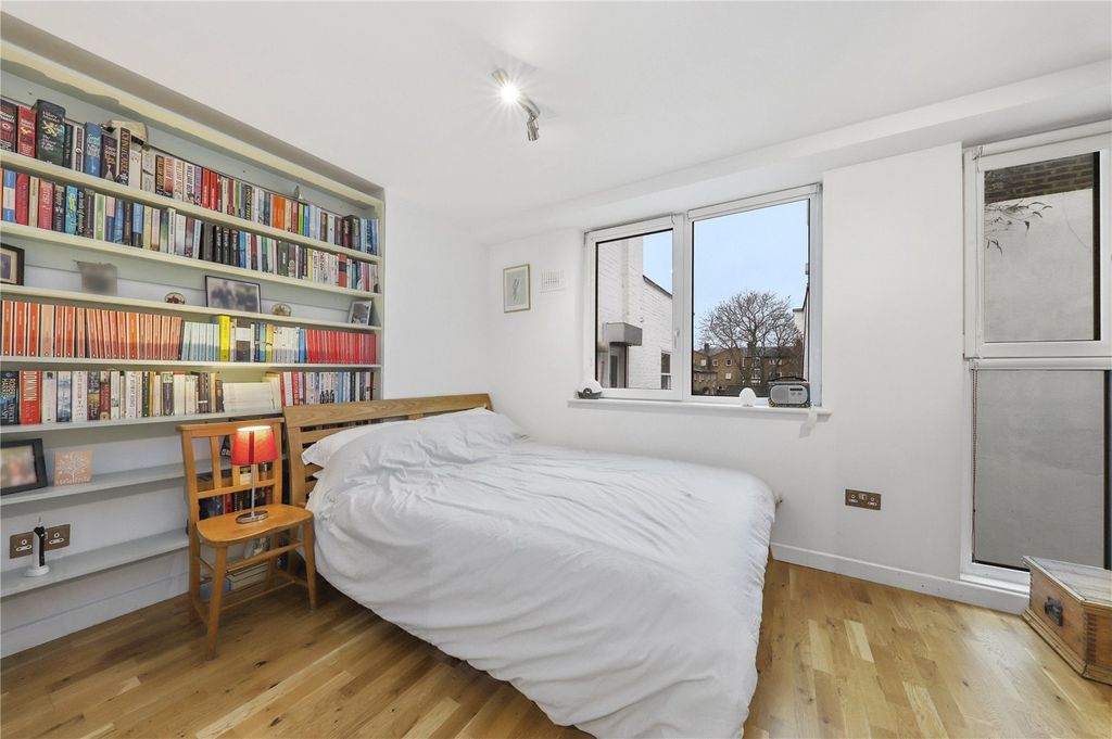 Property photo 3 of 10