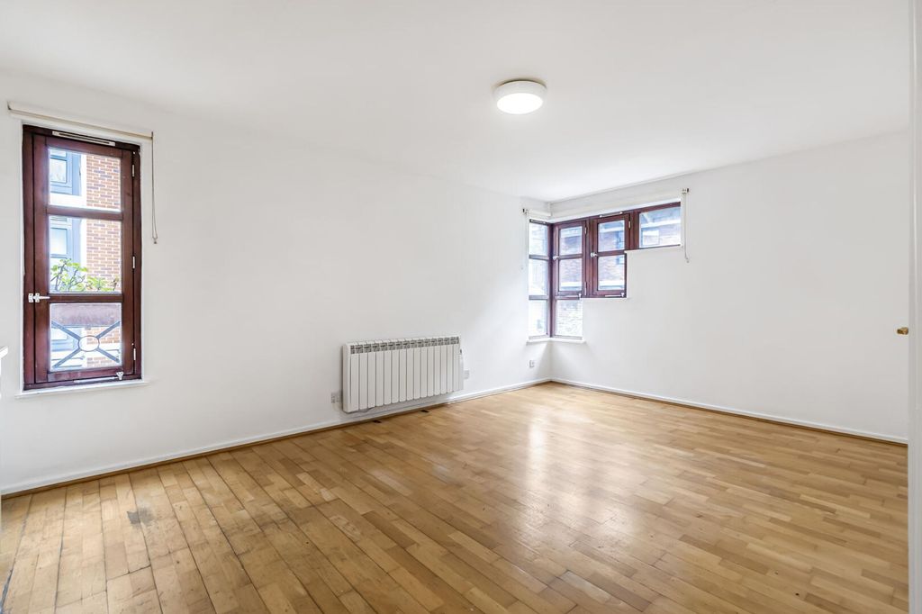 Property photo 1 of 8 Living Room