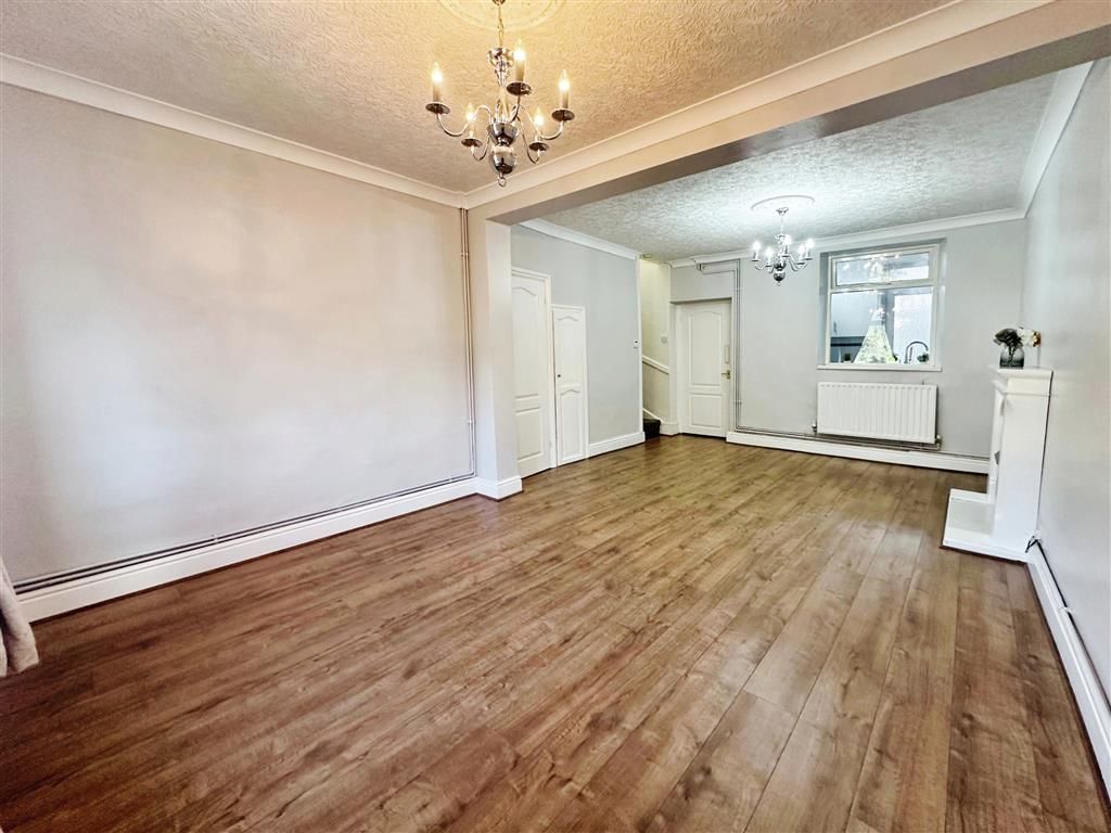 Property photo 3 of 12 Image