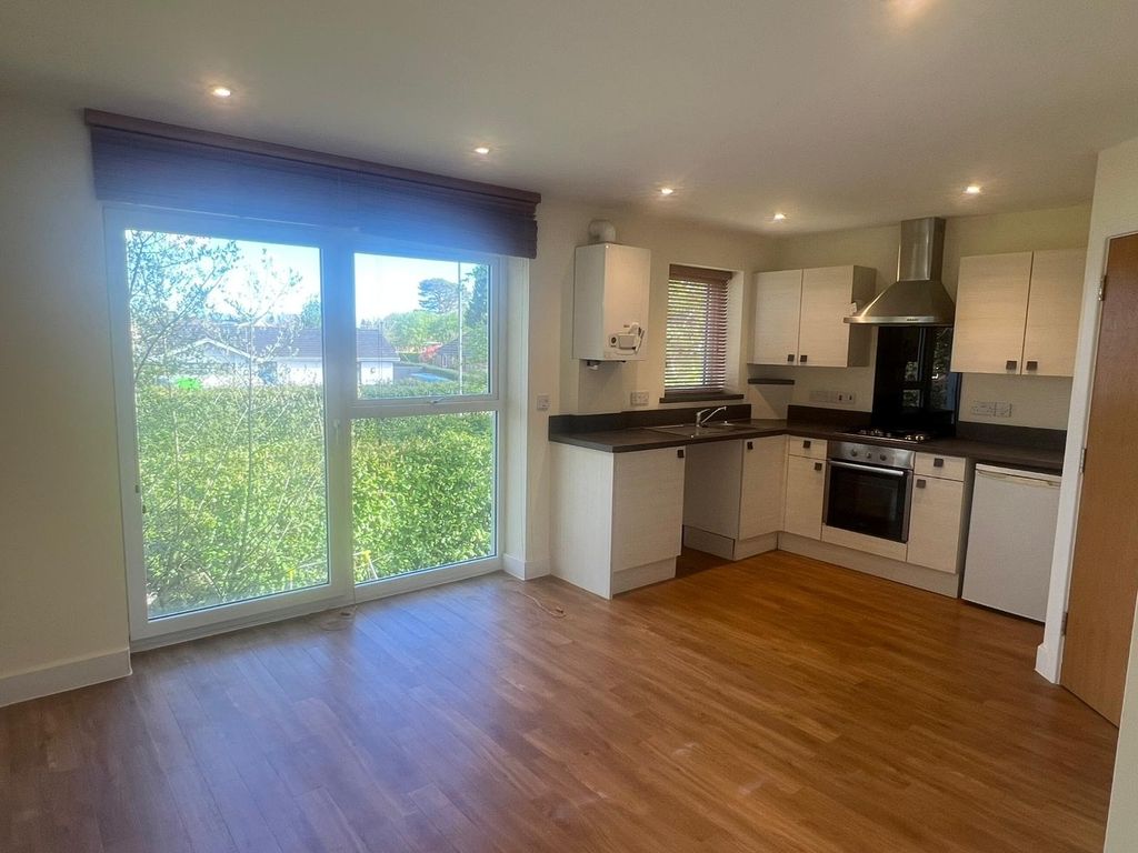 Property photo 2 of 7 Living Area