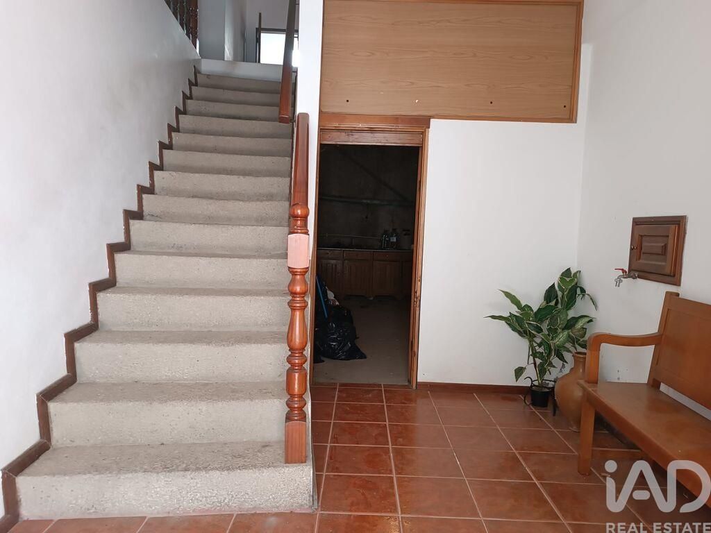 Property photo 3 of 40