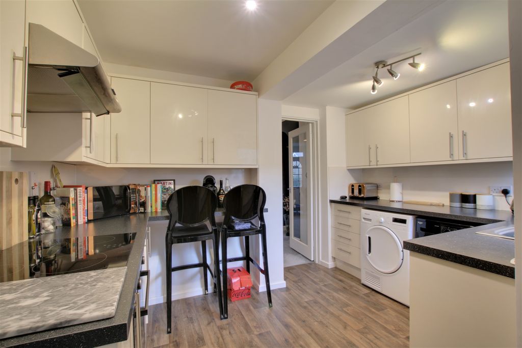 Property photo 2 of 3