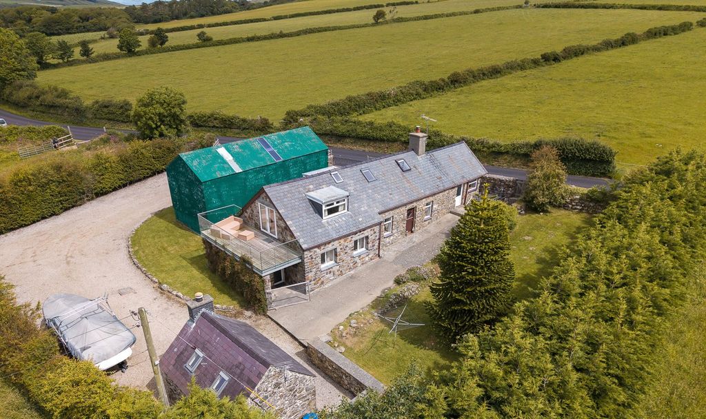 Property photo 1 of 39