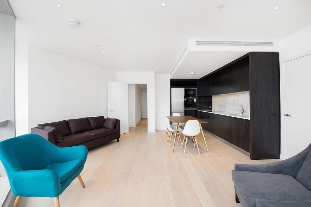 Property photo 3 of 18 Charrington Tower