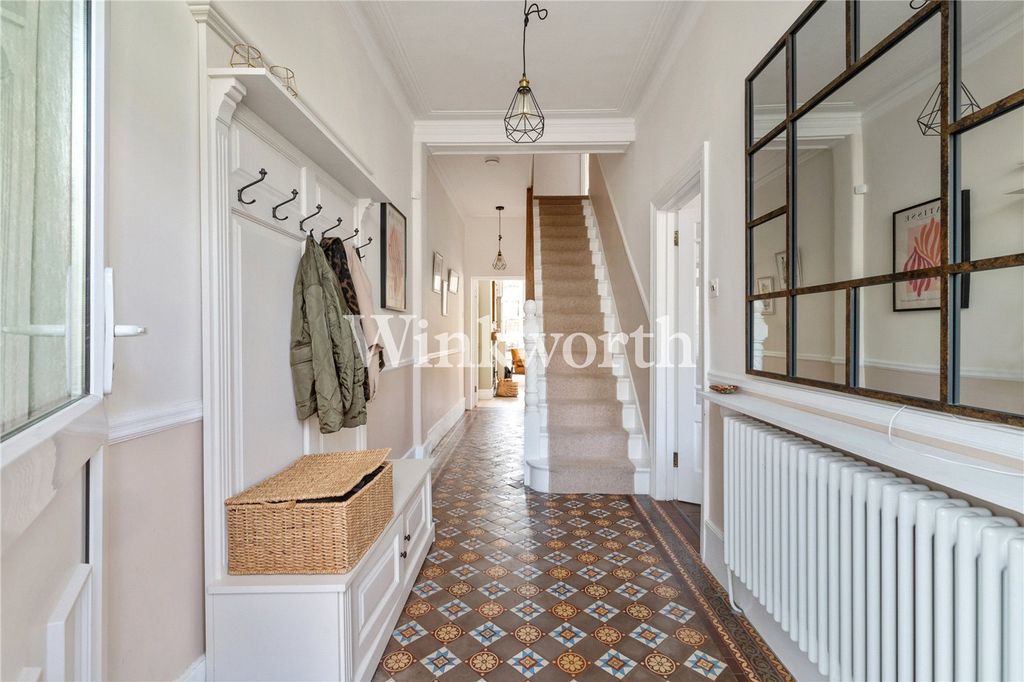 Property photo 3 of 26 Picture No. 15