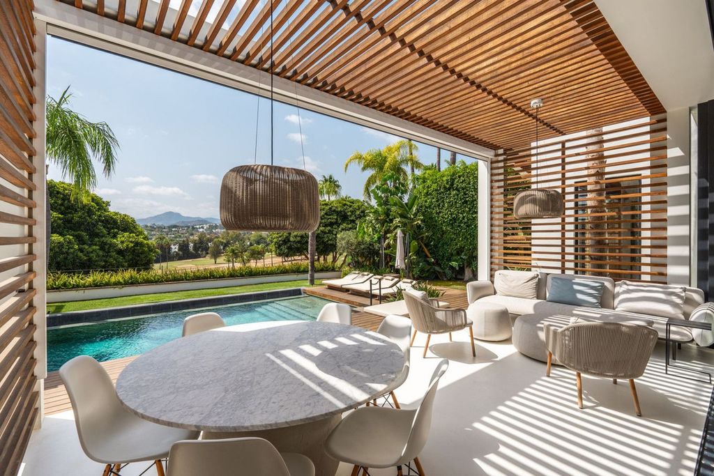 Property photo 3 of 34