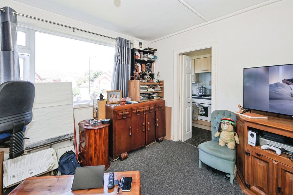 Property photo 2 of 15 Pbox-Img.Jpg