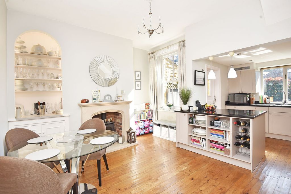 Property photo 2 of 16