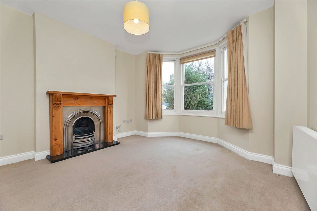 Property photo 2 of 17 Picture No. 11