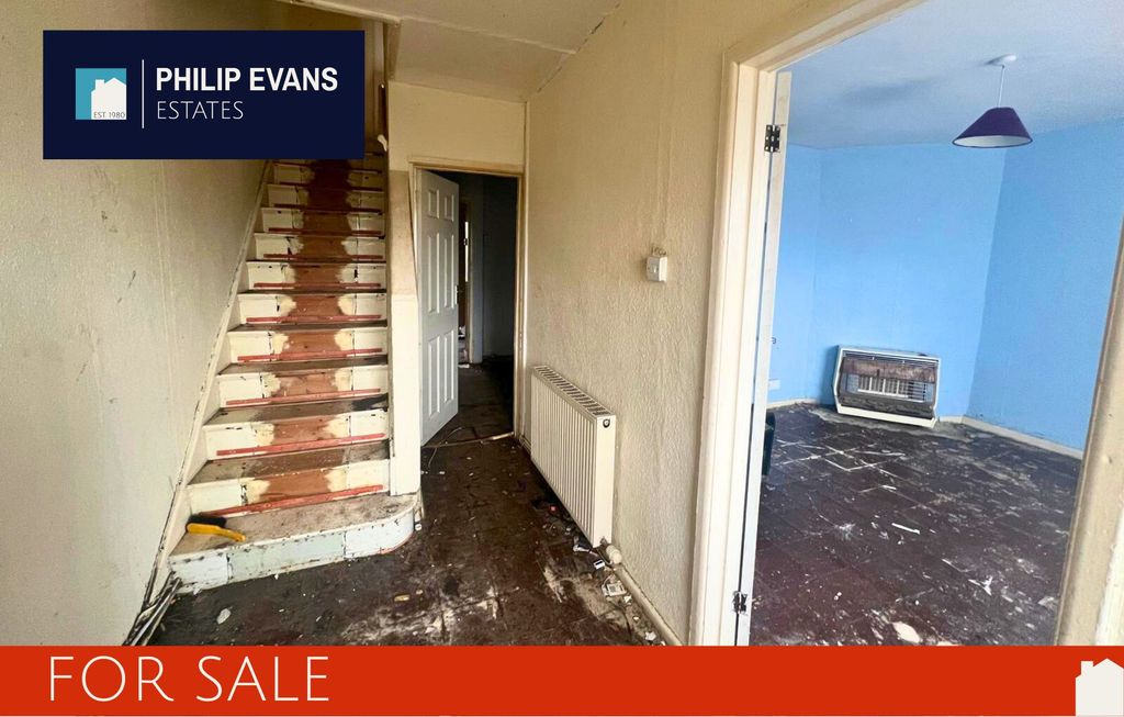 Property photo 2 of 20