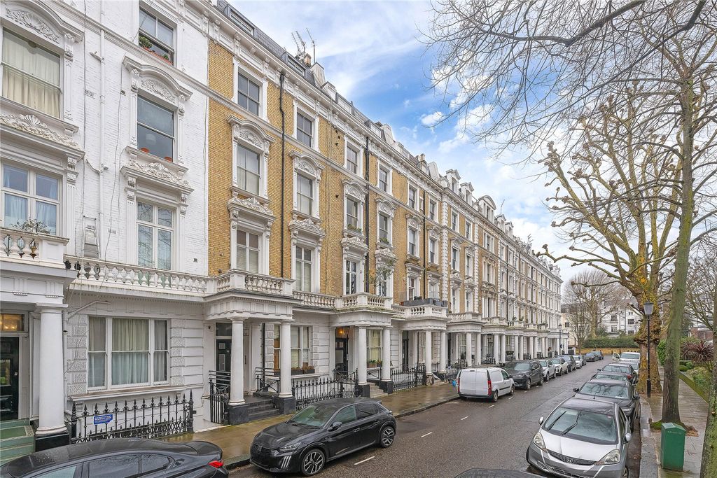 Property photo 2 of 18 Exterior