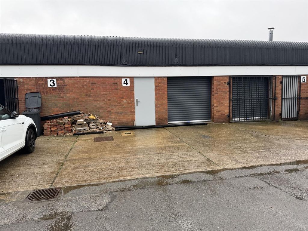 Property photo 1 of 2