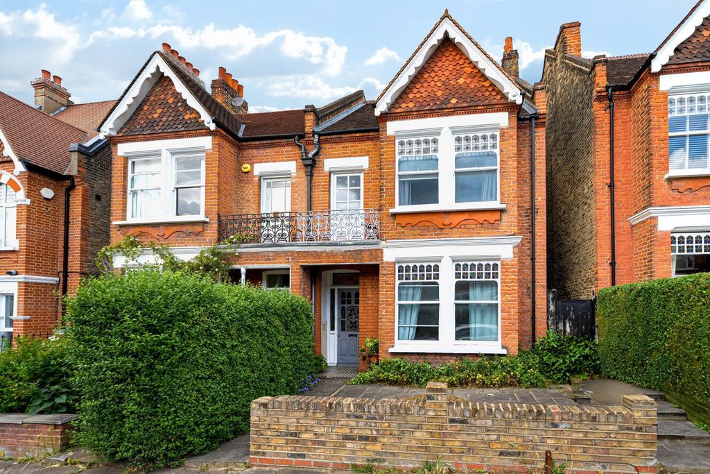 Property photo 2 of 11 Picture No. 12