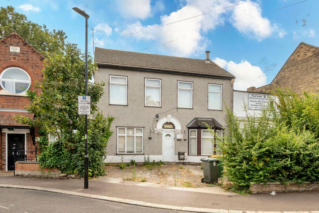 Property photo 1 of 2