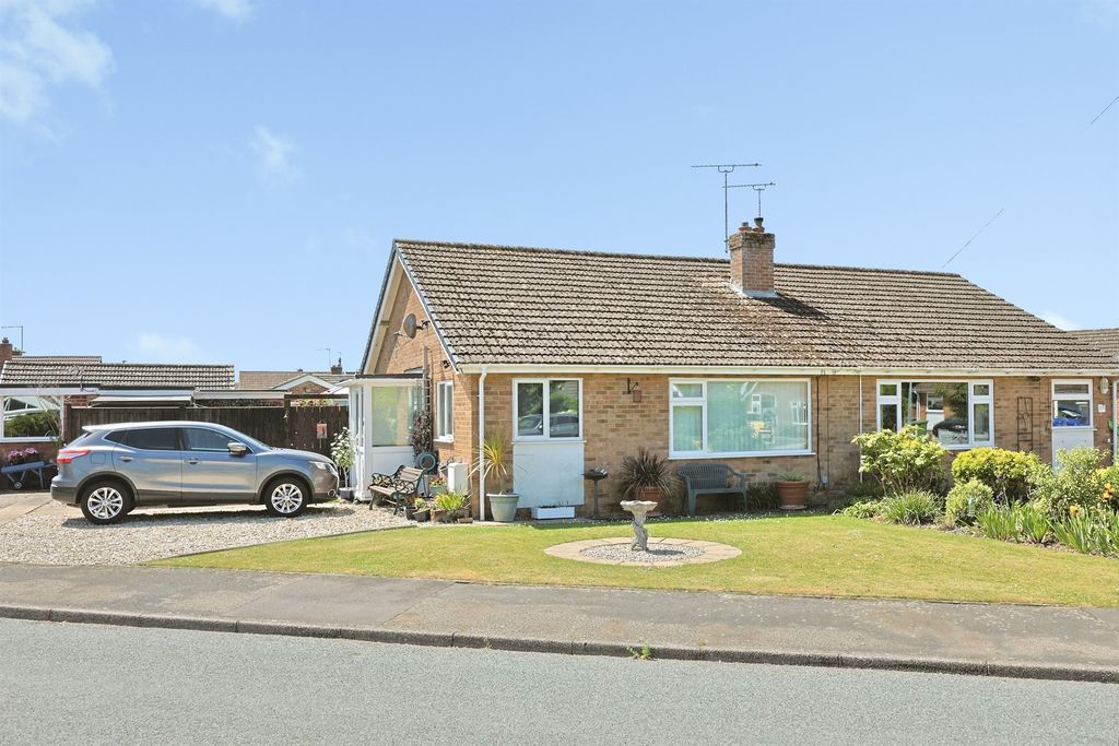 Property photo 2 of 25