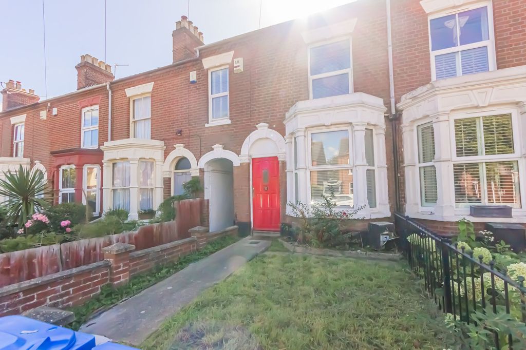 Property photo 1 of 12