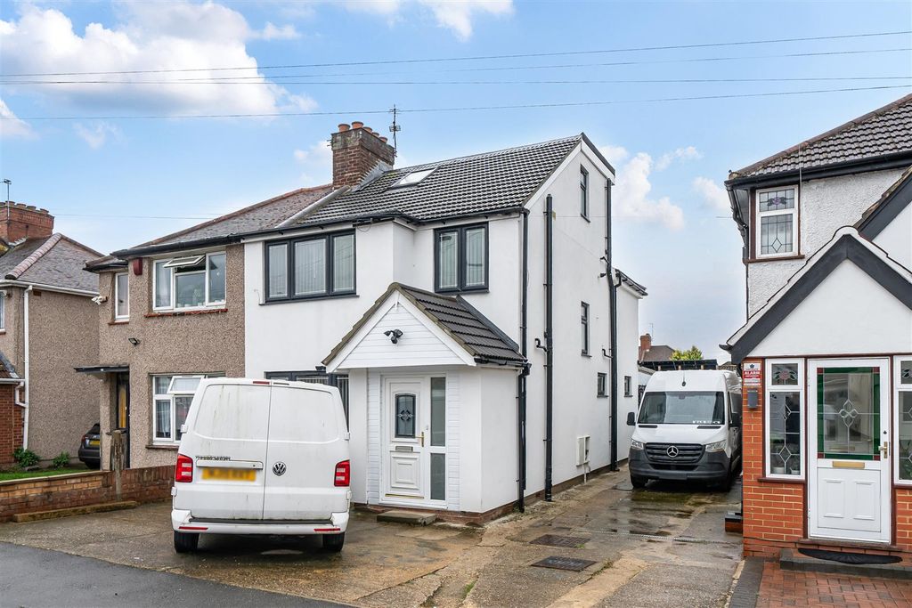 Property photo 1 of 19 External