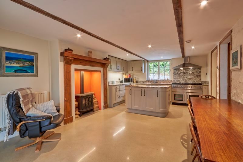 Property photo 2 of 16 Kitchen Breakfast Room