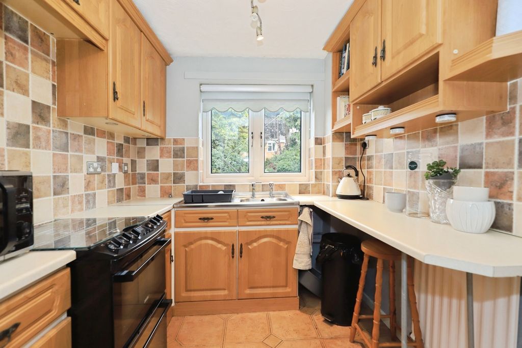 Property photo 3 of 13 Kitchen