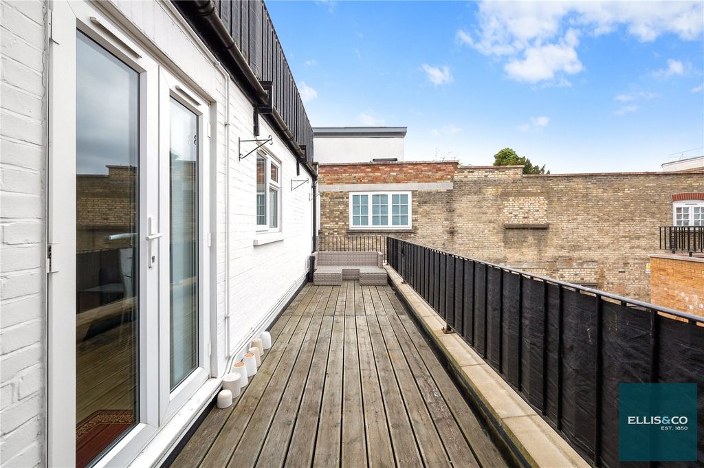 Property photo 3 of 10 Picture No. 11