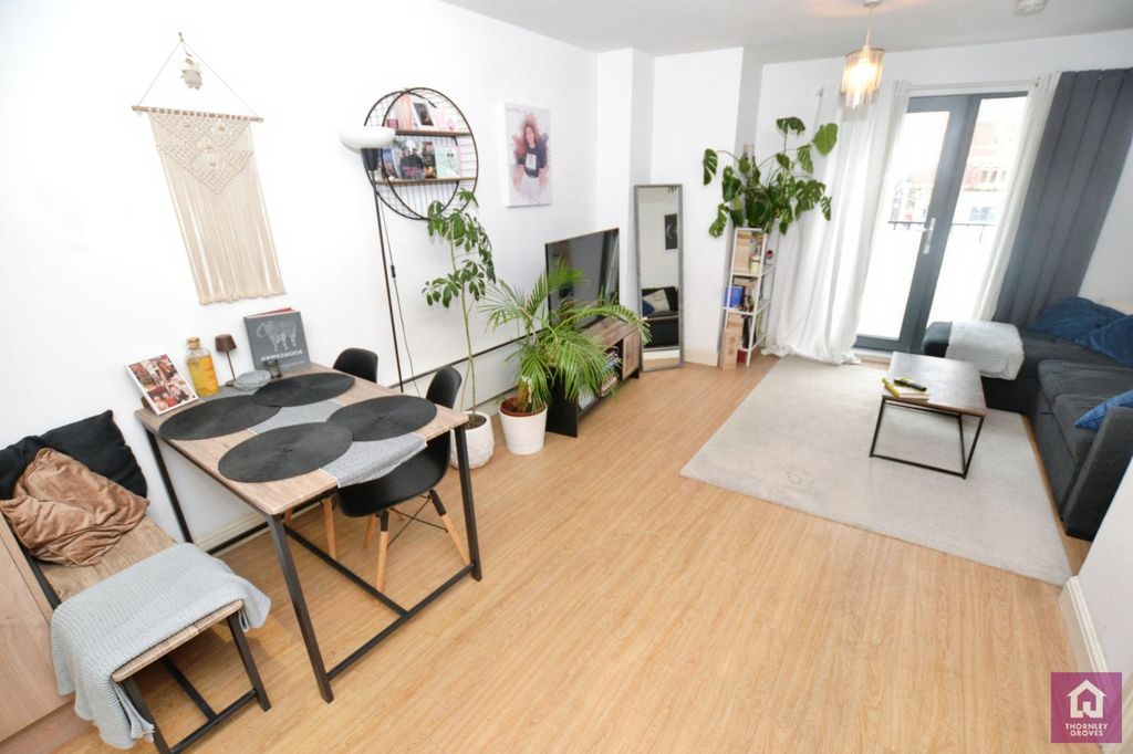 Property photo 2 of 10 Picture No. 18