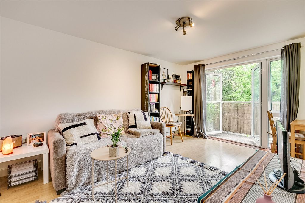 Property photo 1 of 8