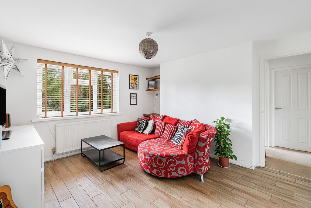 Property photo 2 of 19