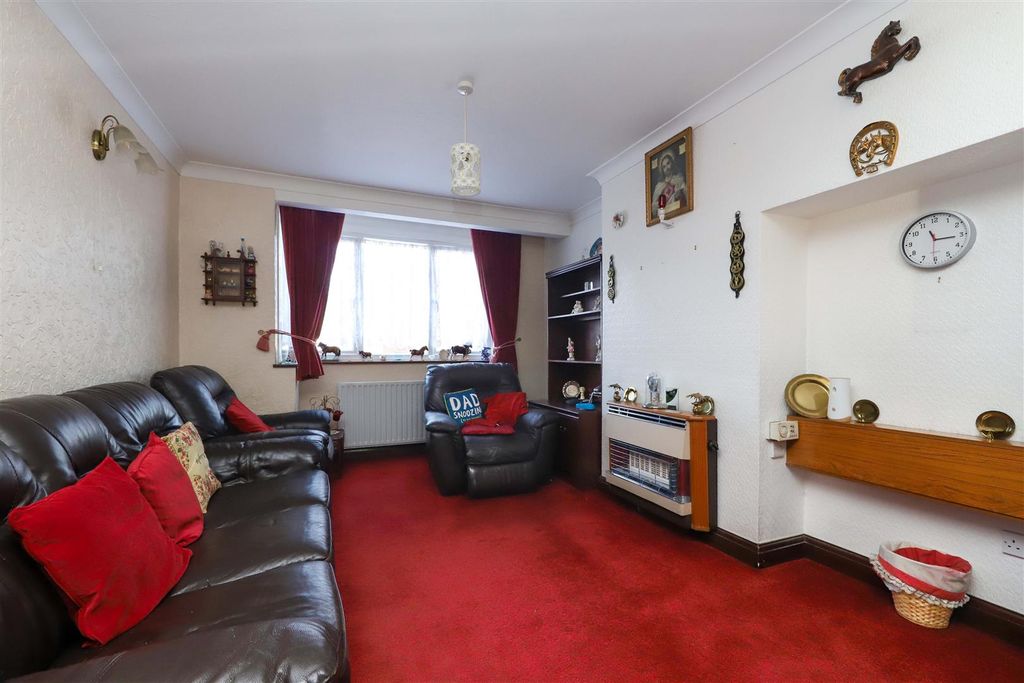 Property photo 2 of 10 Living Room