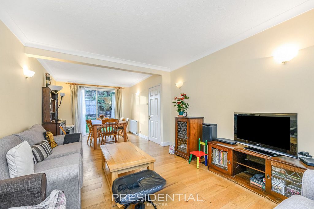 Property photo 3 of 25