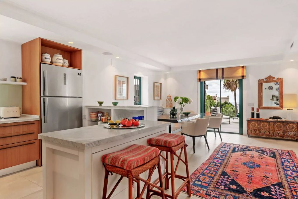 Property photo 3 of 18