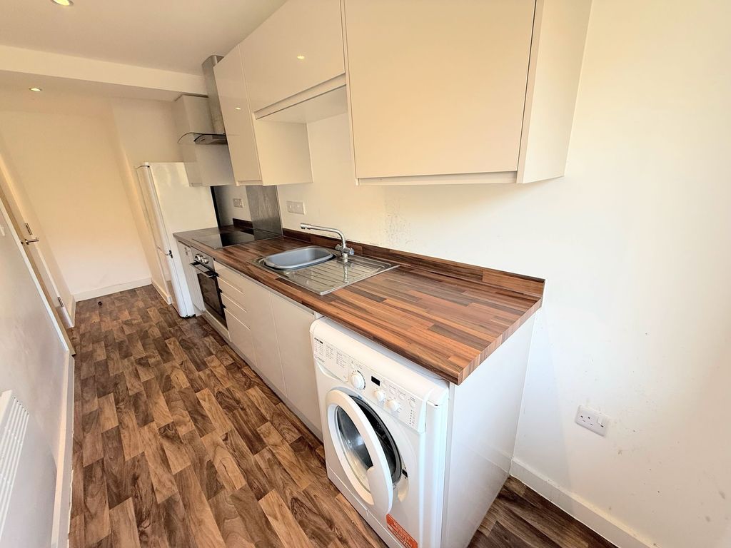 Additional image 10 of 2 bed flat for saleWheatley Court, Halifax HX2