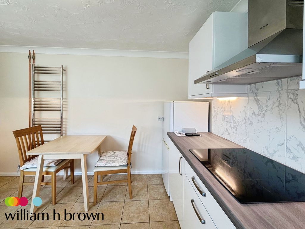 Property photo 3 of 15 Kitchen