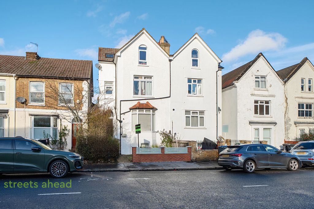 Property photo 1 of 16 0426Fa32-7845-4B6...