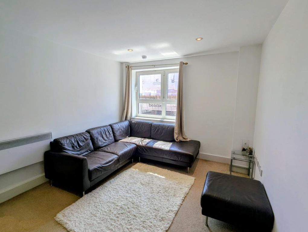 Property photo 1 of 11 Lounge