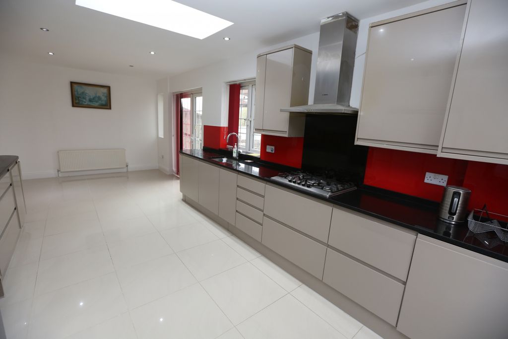 Property photo 2 of 16 Gallery