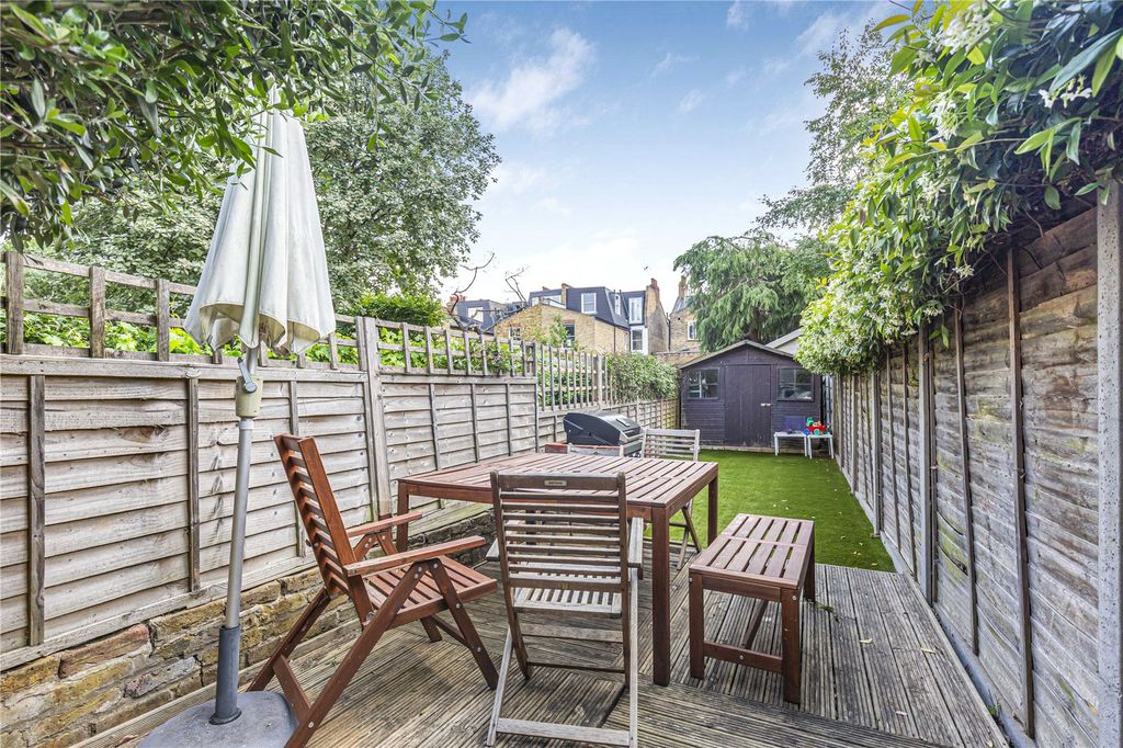 Property photo 2 of 16 Picture No. 13