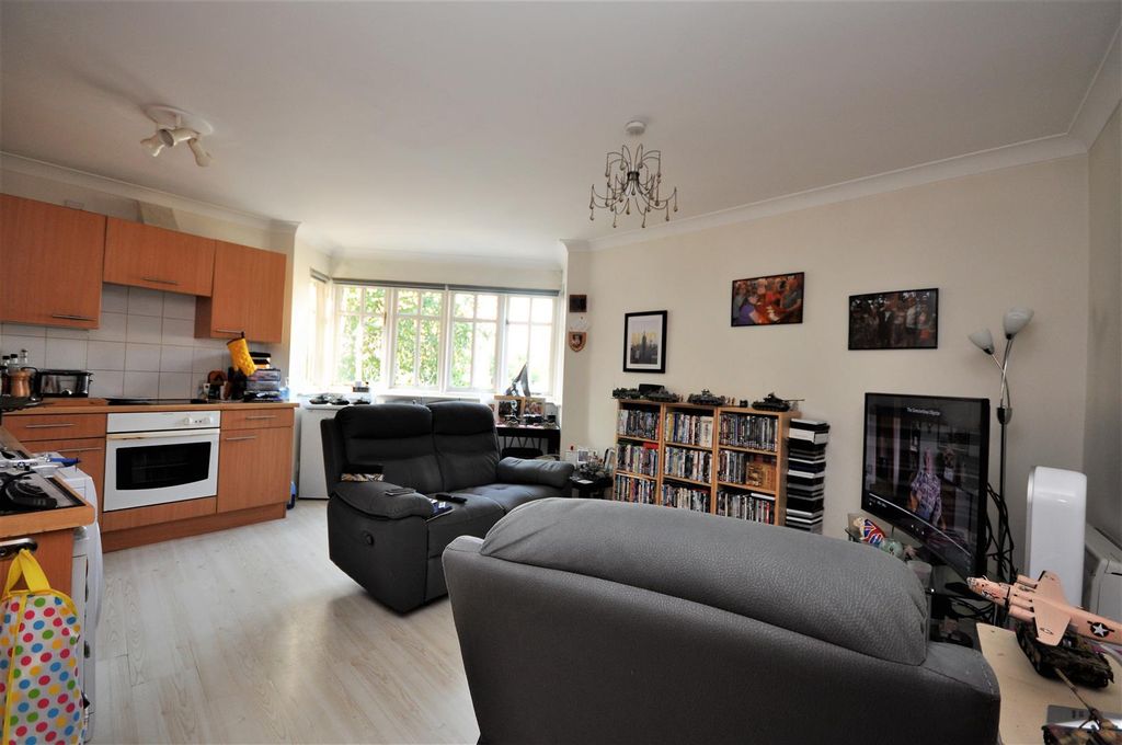 Property photo 2 of 10 Living Room